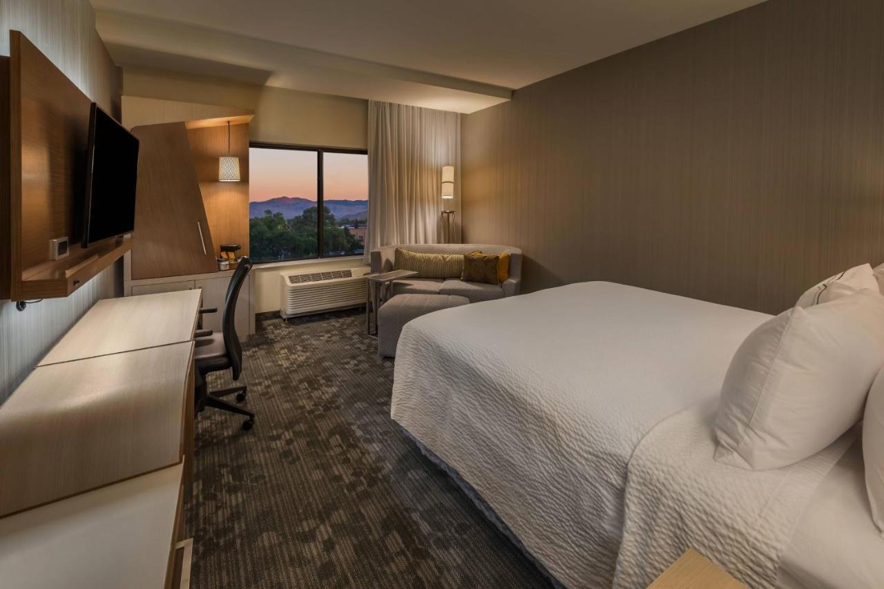Courtyard By Marriott Downtown/riverfront Hotel 3*