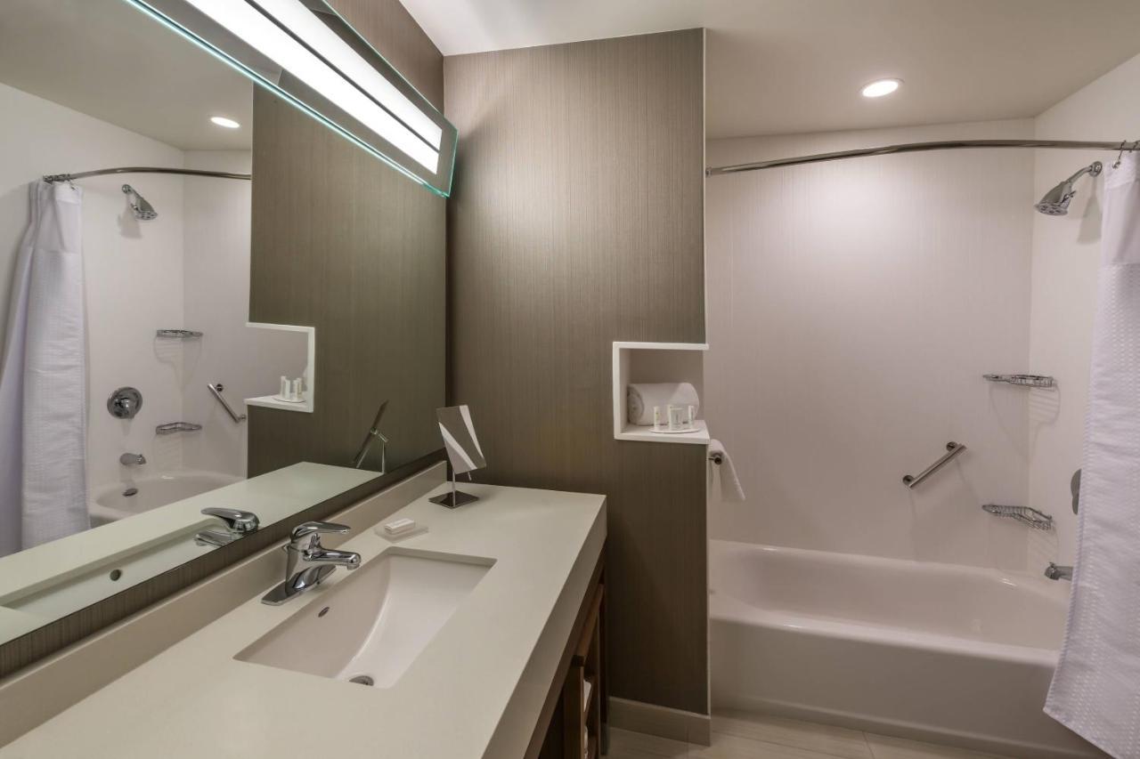 Courtyard By Marriott Downtown/riverfront Hotel Reno