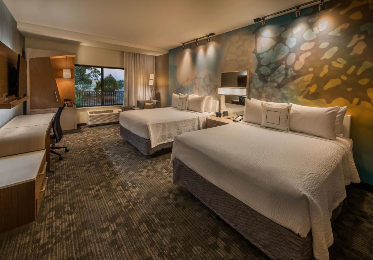 Courtyard By Marriott Downtown/riverfront 3*